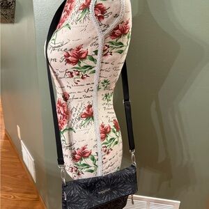 Baggallini Black Leaf Pattern Crossbody Bag